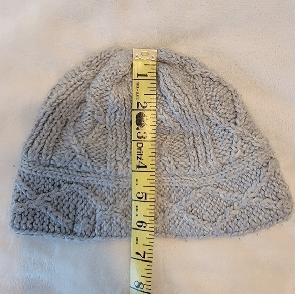 GAP Cable Knit Beanie - Picture 5 of 5
